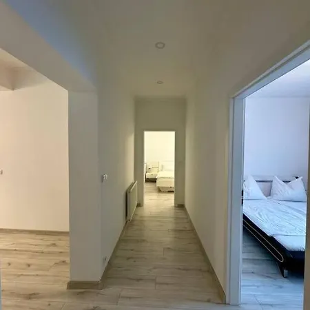 In Hoeflein, Bruck An Der Leitha Apartament