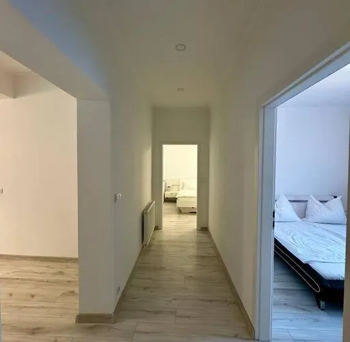 In Hoeflein, Bruck An Der Leitha Apartment